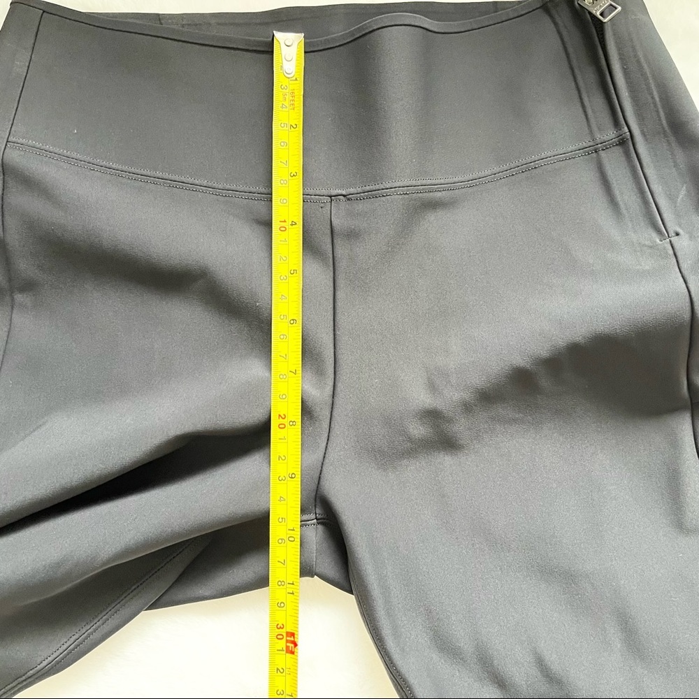 ATHLETA Interstellar Tight in Black Size 2 Travel Athleisure Commute MINIMALIST - Picture 6 of 8